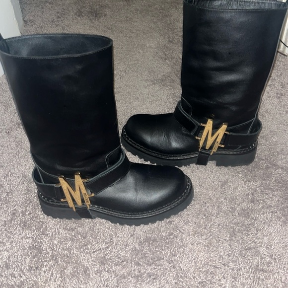 Moschino boots with gold logo!! - Picture 1 of 4